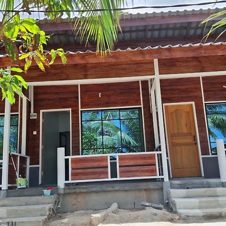 Ella'S Place Salang Tioman Kampong Ayer Batang Exterior photo