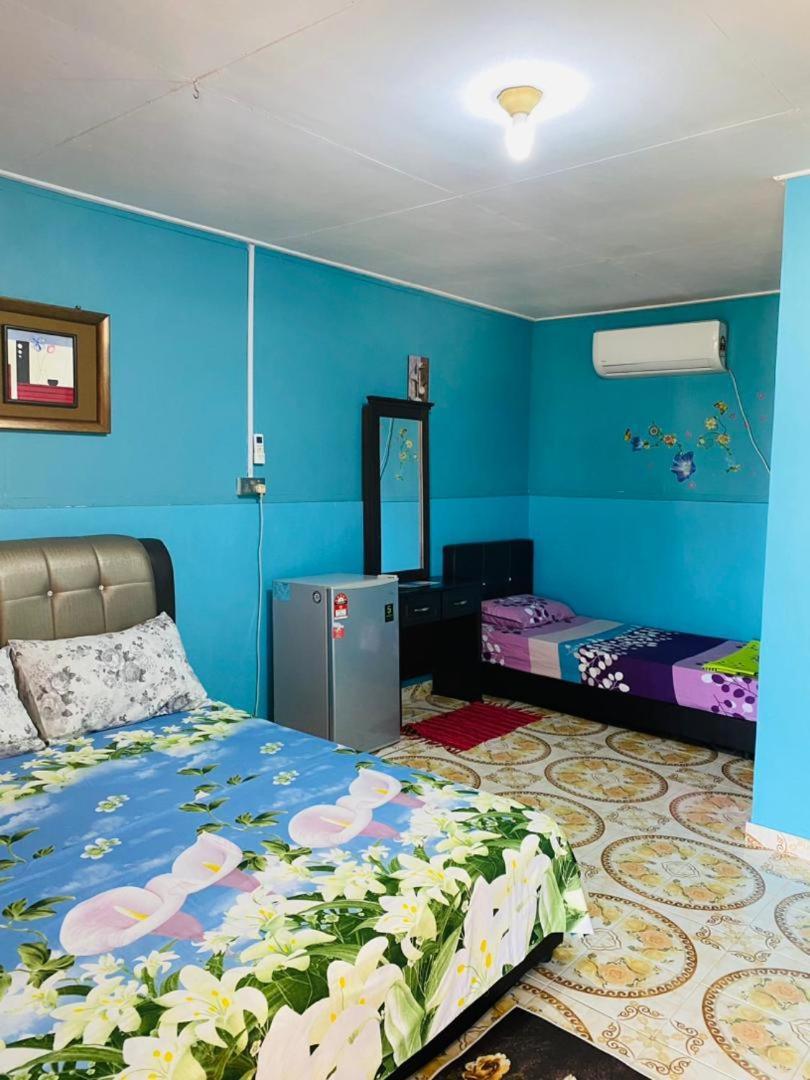 Ella'S Place Salang Tioman Kampong Ayer Batang Exterior photo