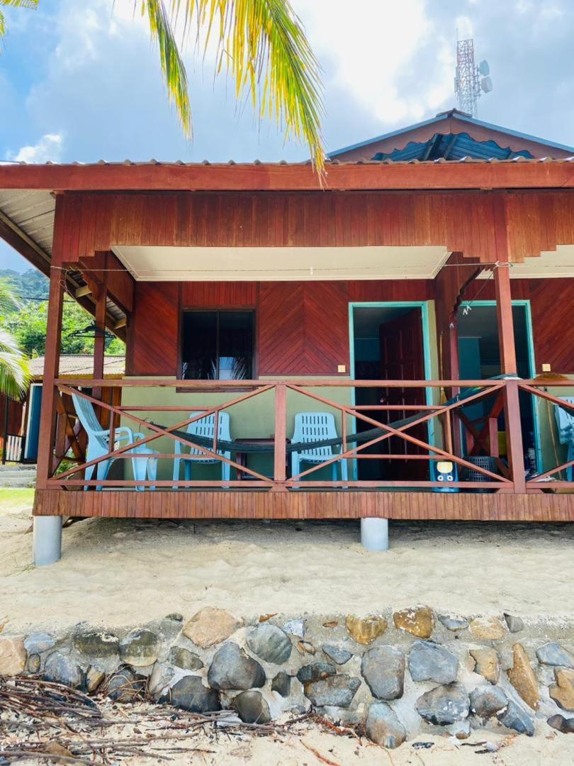 Ella'S Place Salang Tioman Kampong Ayer Batang Exterior photo