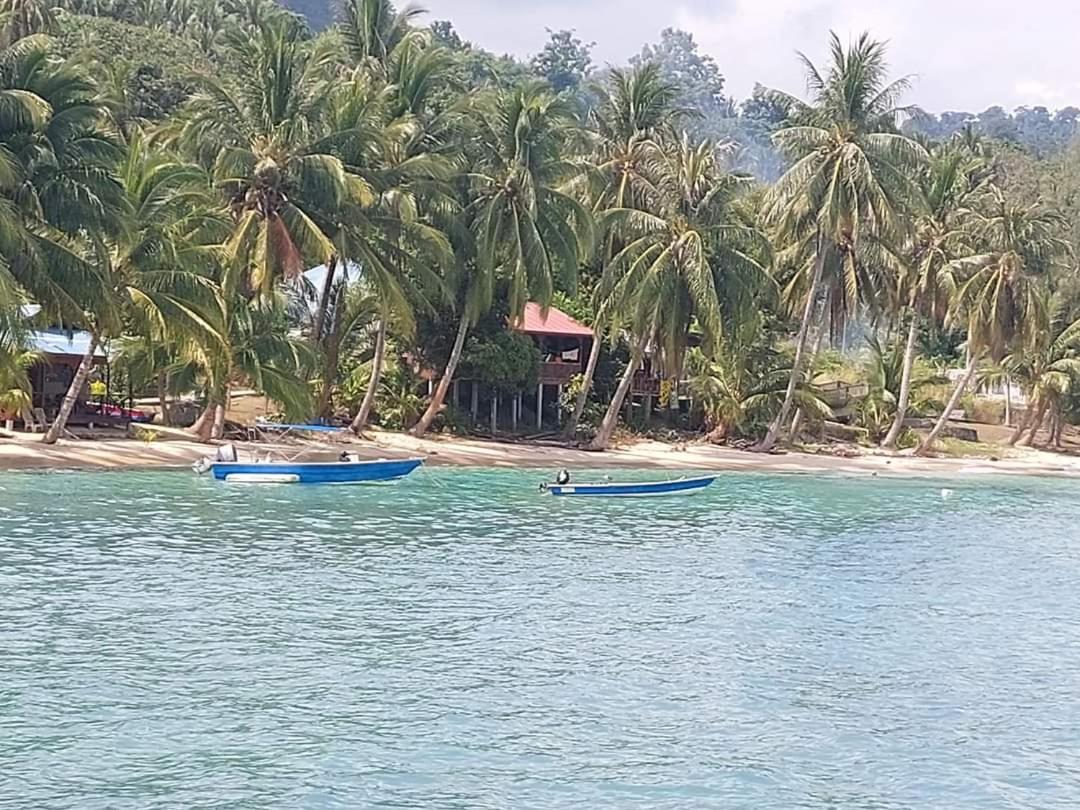 Ella'S Place Salang Tioman Kampong Ayer Batang Exterior photo