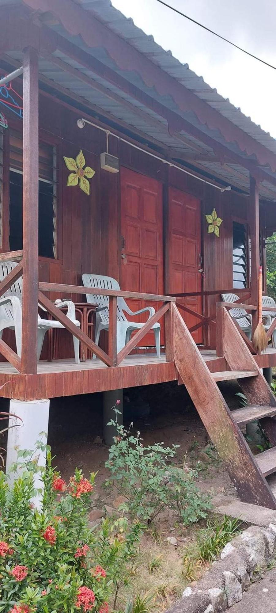 Ella'S Place Salang Tioman Kampong Ayer Batang Exterior photo