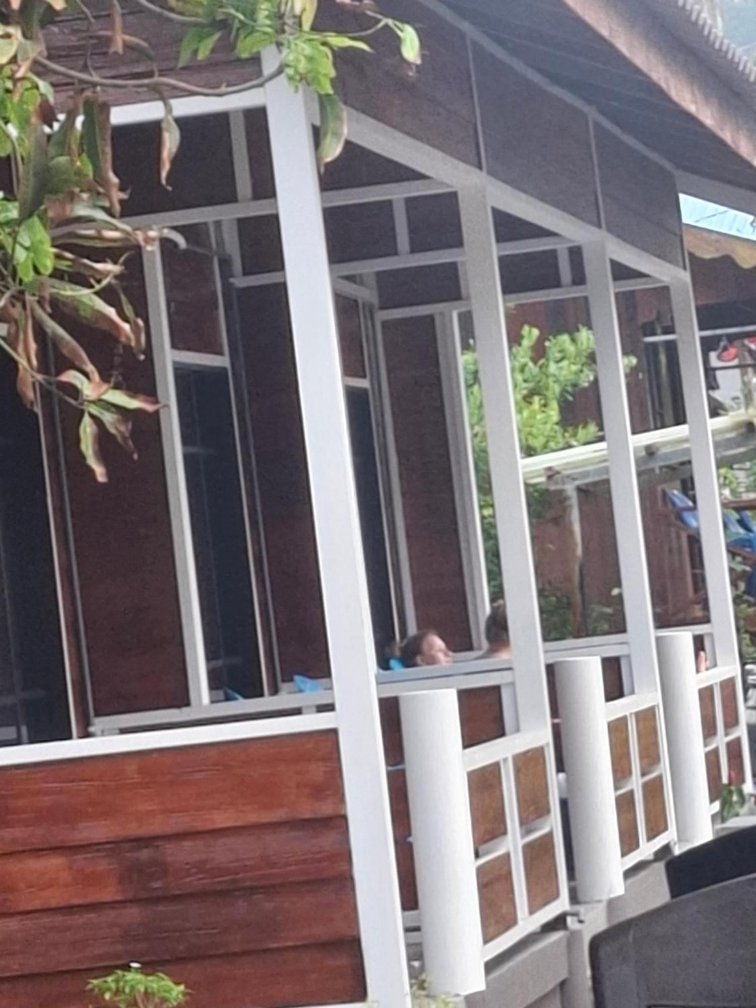 Ella'S Place Salang Tioman Kampong Ayer Batang Exterior photo